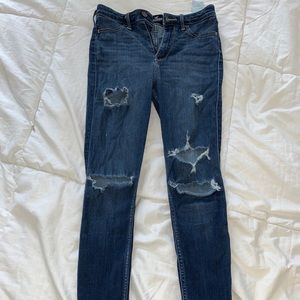 Hollister Ripped Jeans Dark Wash